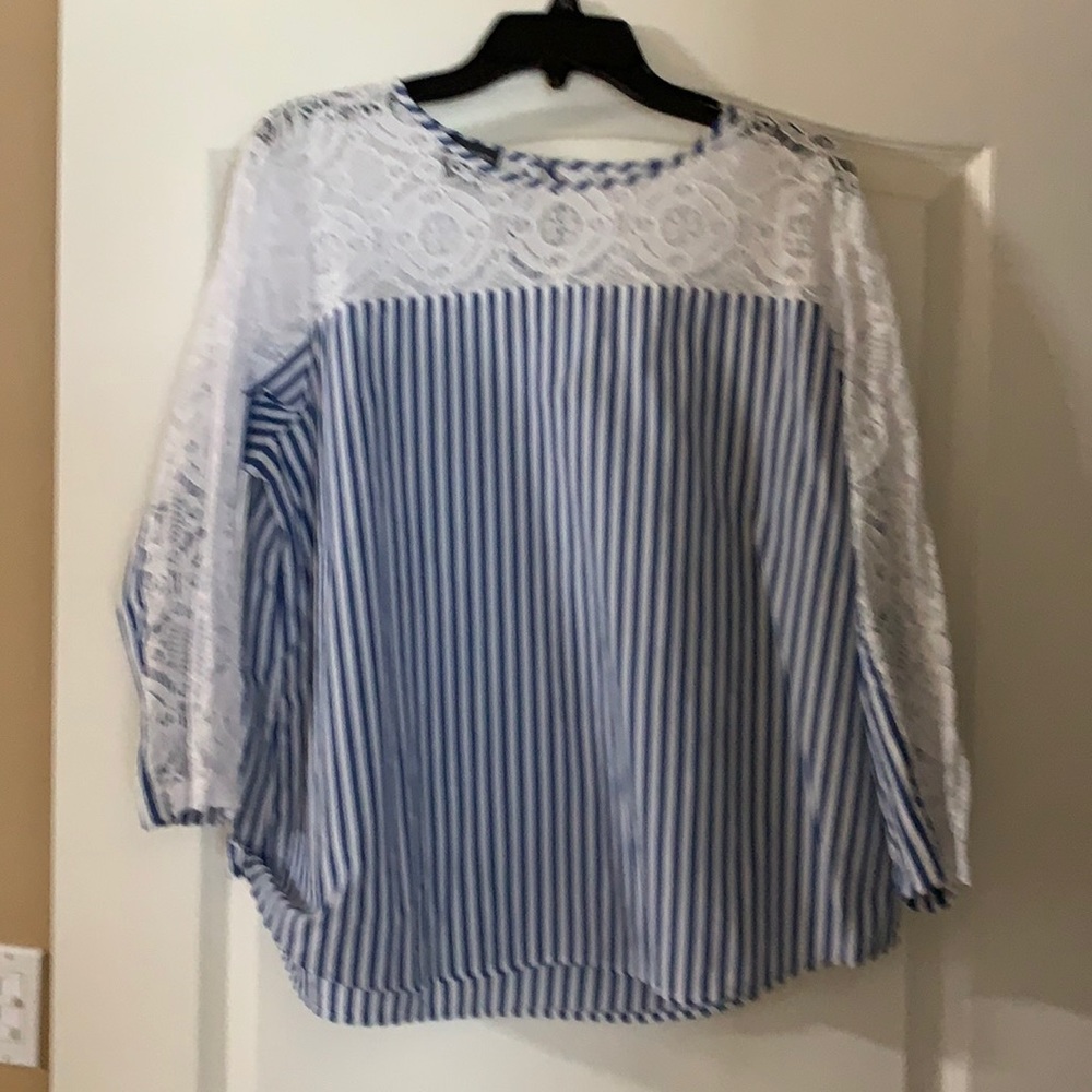 Van Heusen womens top, size XL, blue & white.